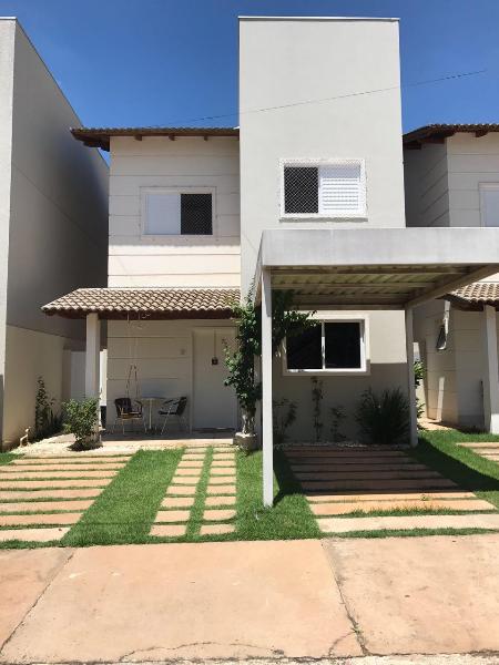 Casa de Condomínio à venda com 4 quartos, 180m² - Foto 1