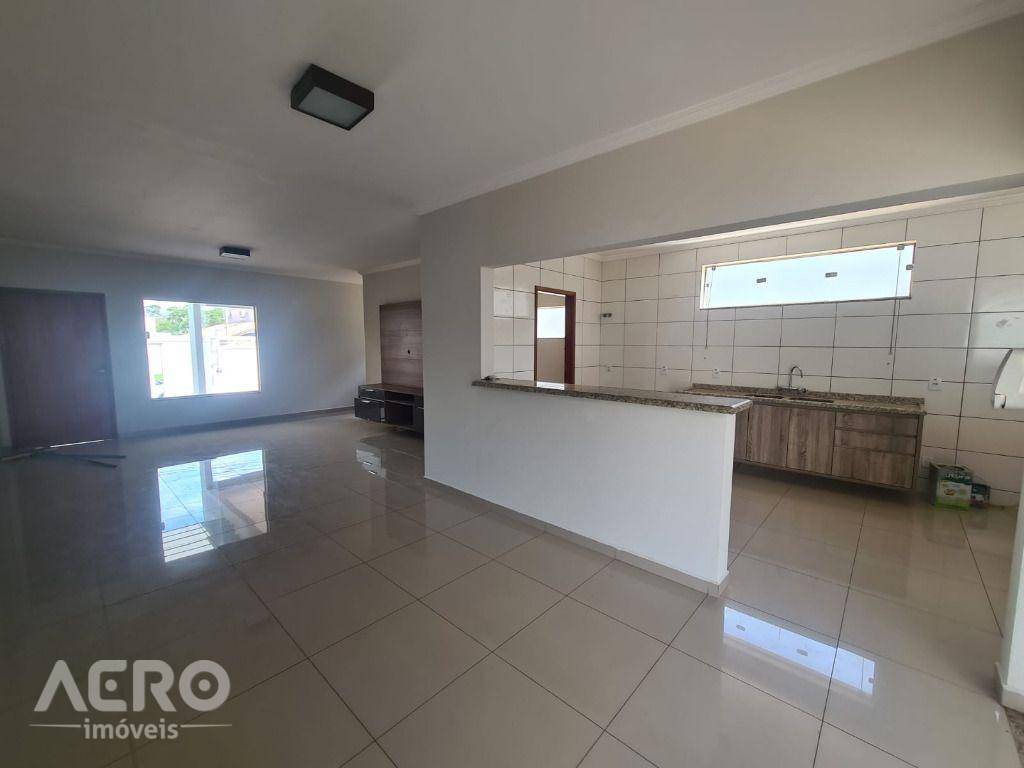 Casa à venda com 3 quartos, 247m² - Foto 9