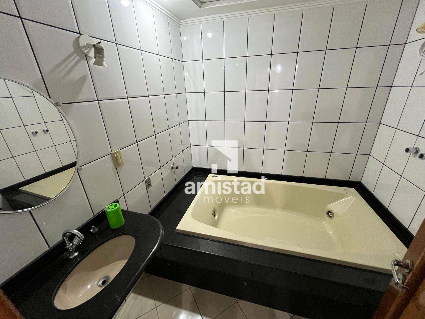 Casa à venda com 5 quartos, 235m² - Foto 13