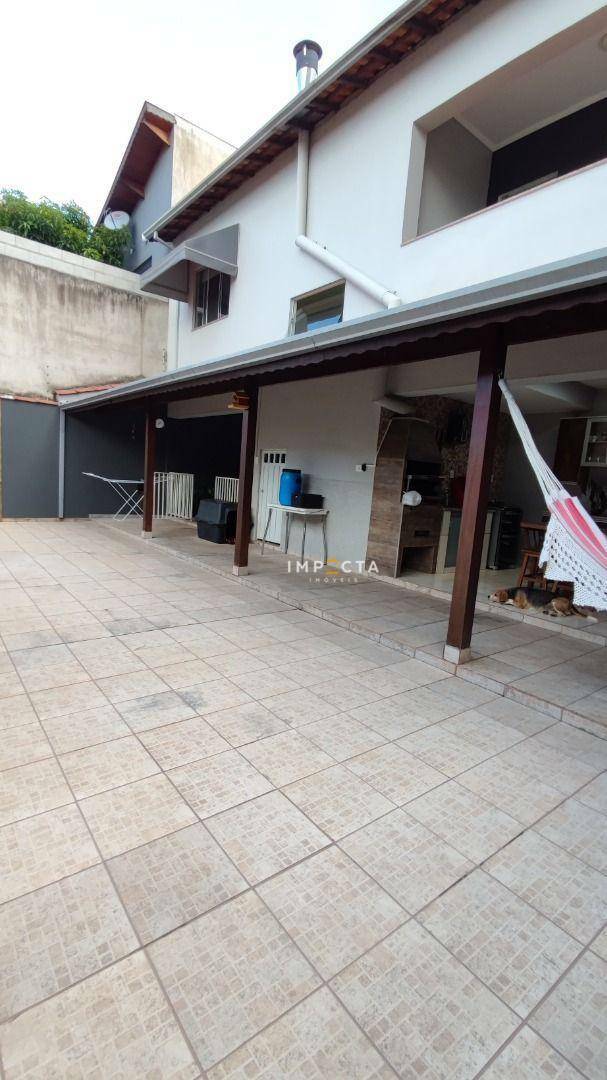 Casa à venda com 3 quartos, 270m² - Foto 47