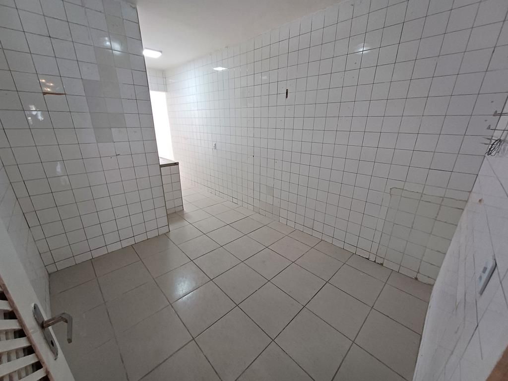 Casa para alugar com 3 quartos, 200m² - Foto 9