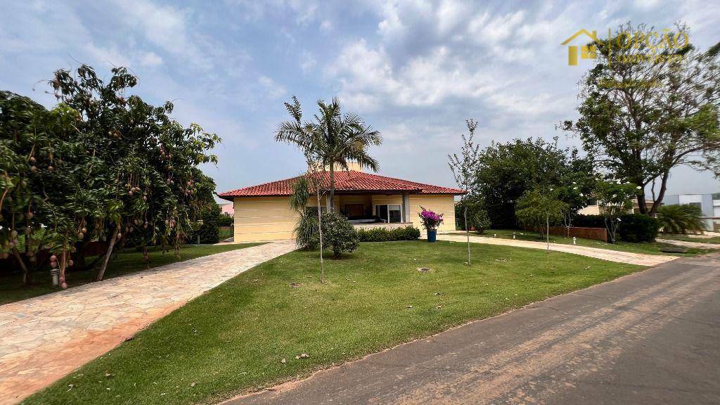 Casa de Condomínio à venda com 3 quartos, 266m² - Foto 2