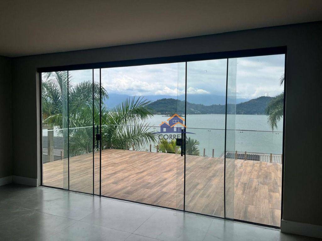 Casa à venda com 4 quartos, 240m² - Foto 3