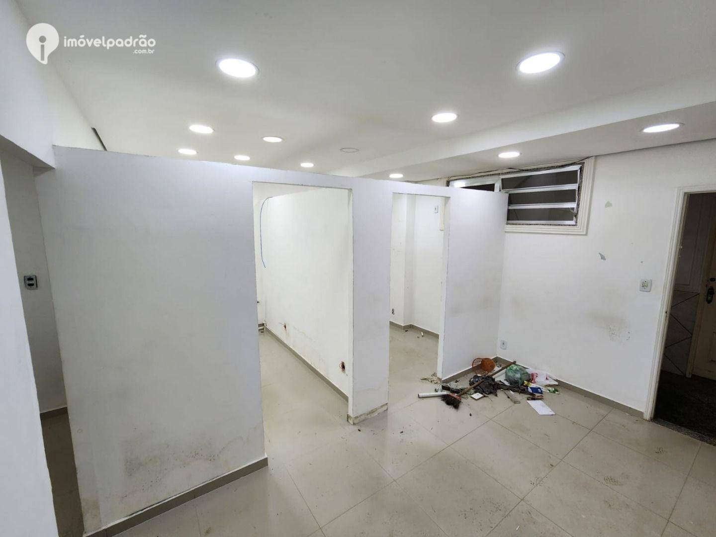 Prédio Inteiro para alugar, 300m² - Foto 4