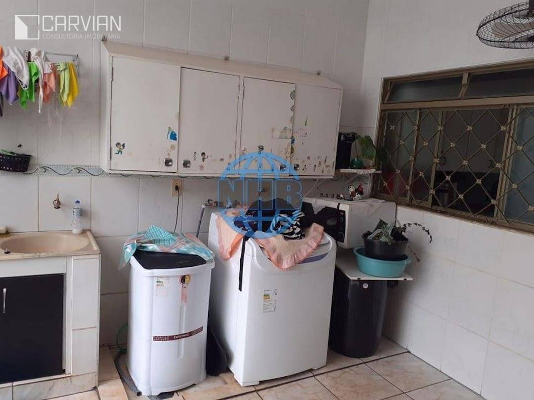 Casa à venda com 3 quartos, 178m² - Foto 17