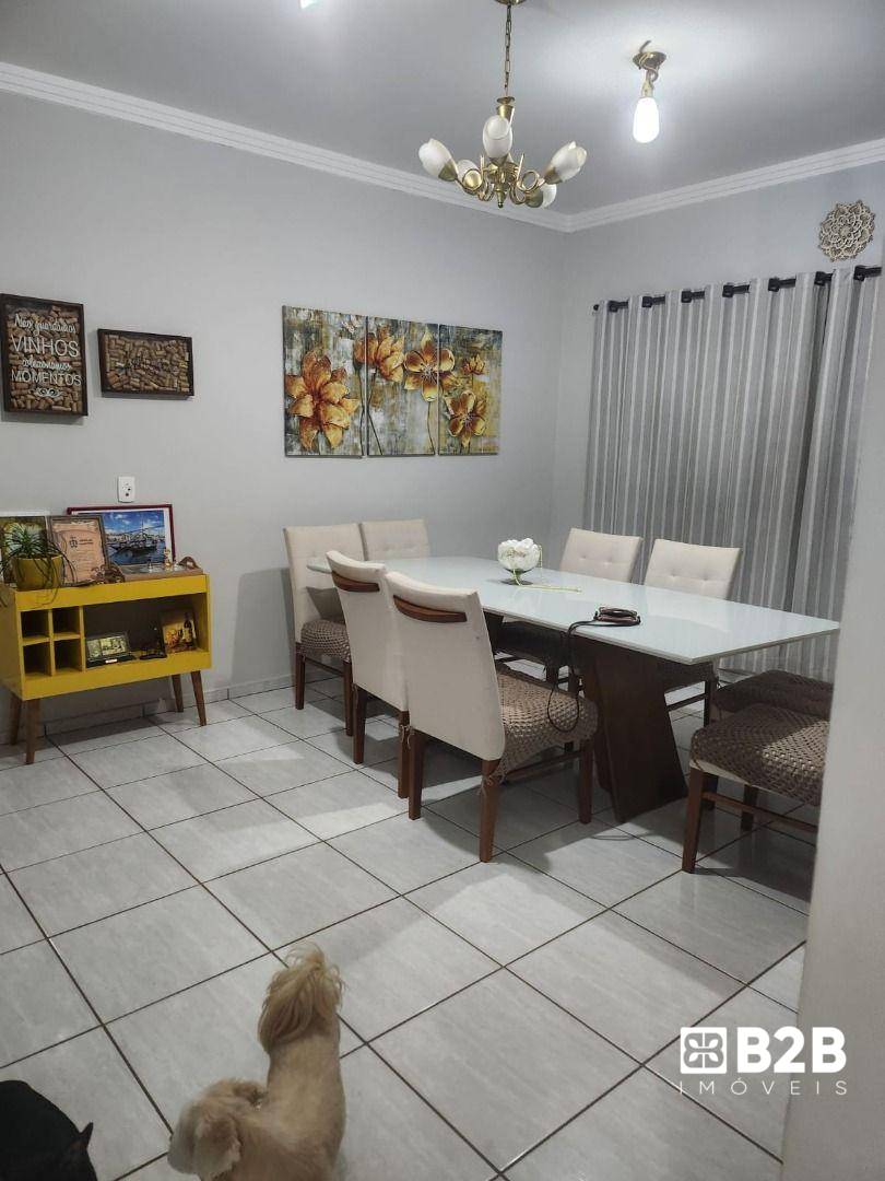 Casa, 3 quartos, 180 m² - Foto 2