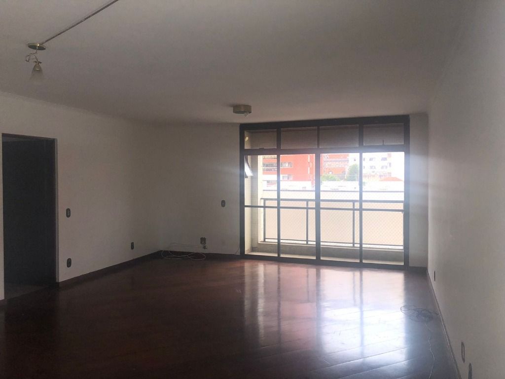 Apartamento à venda com 3 quartos, 190m² - Foto 1