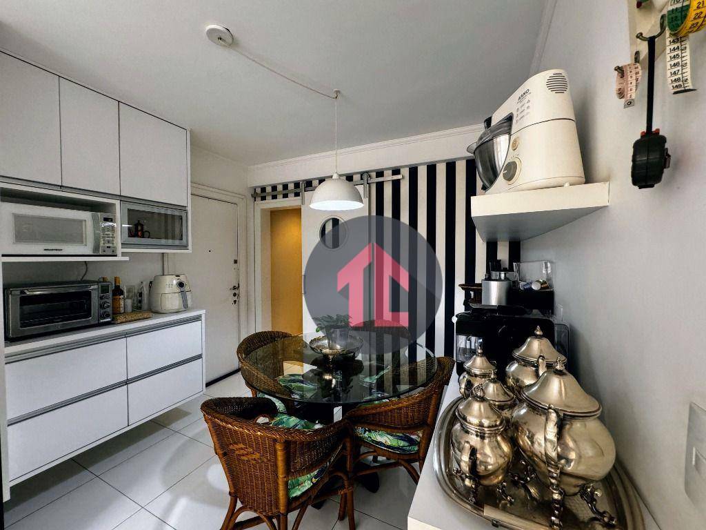 Apartamento à venda com 4 quartos, 251m² - Foto 9