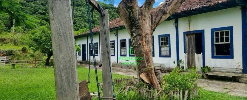 Fazenda à venda com 10 quartos, 1500m² - Foto 2