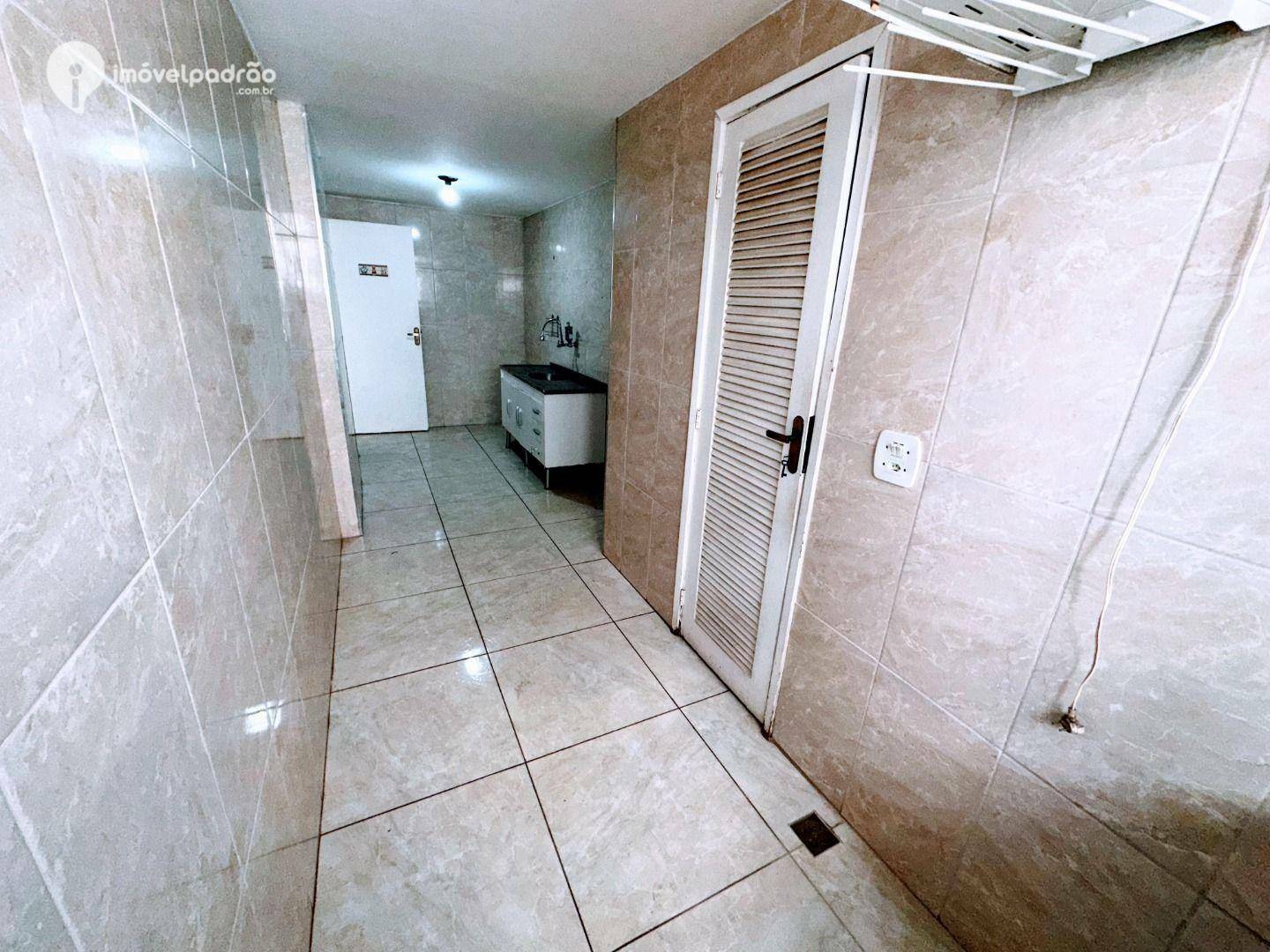 Apartamento para alugar com 2 quartos, 72m² - Foto 6