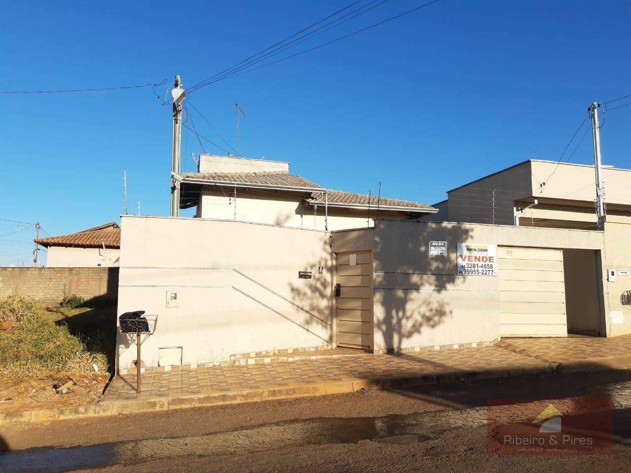Casa à venda com 3 quartos, 120m² - Foto 1