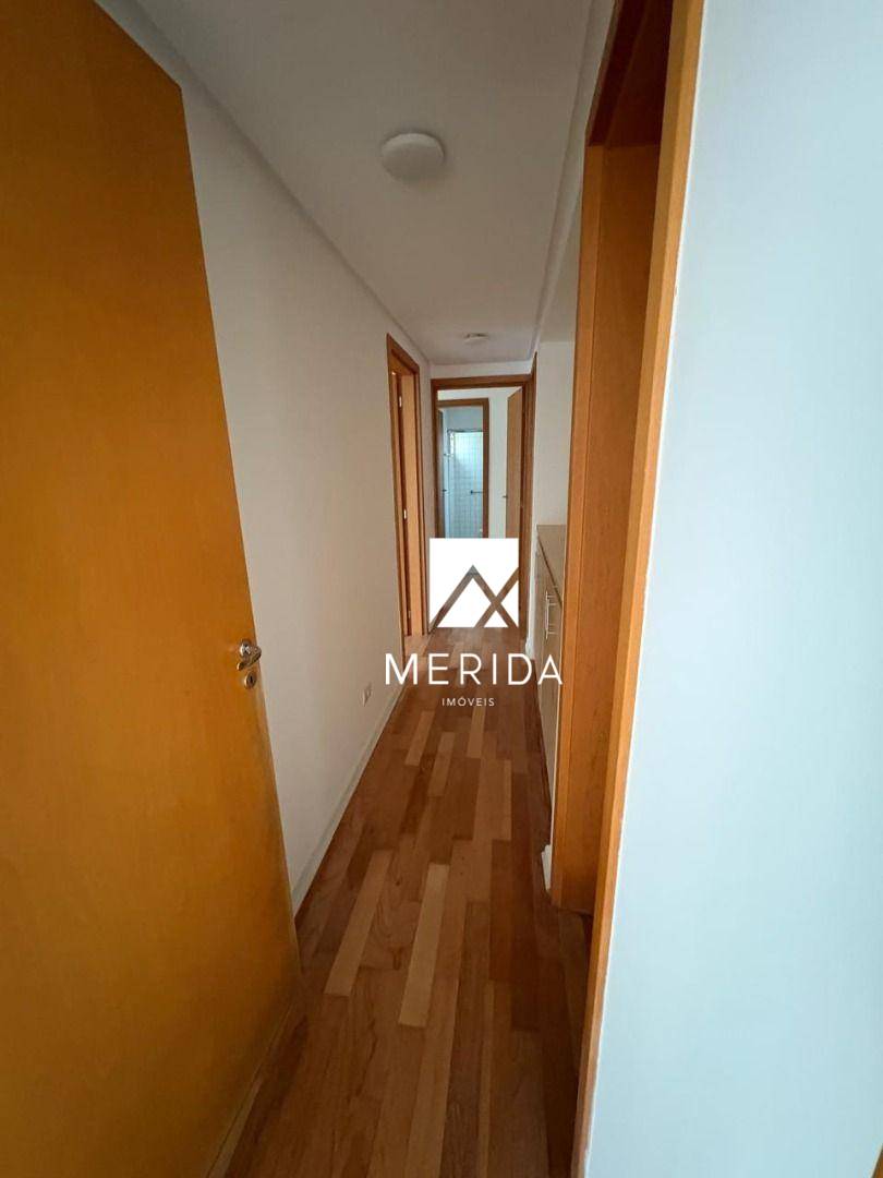 Apartamento para alugar com 3 quartos, 125m² - Foto 13