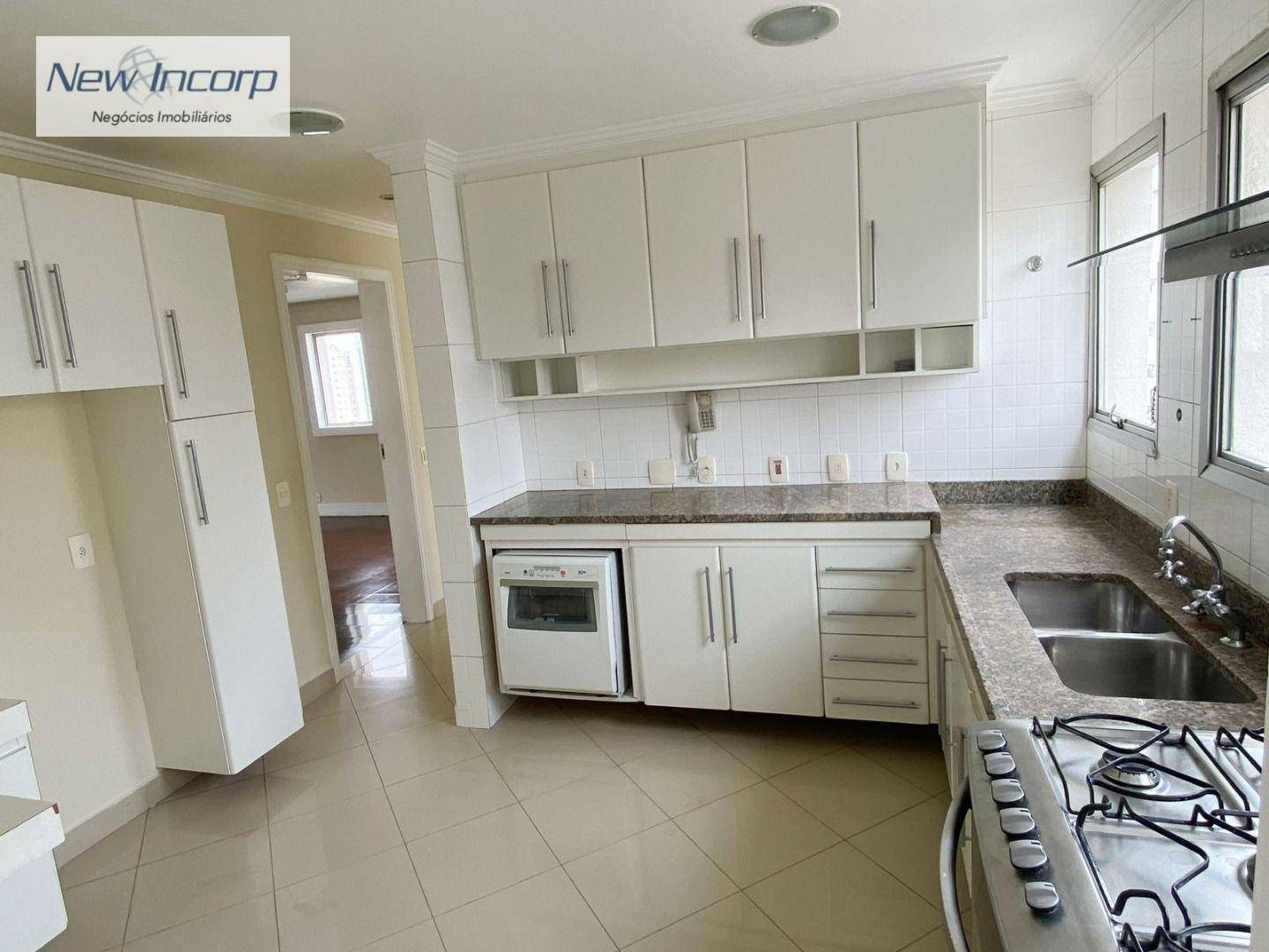 Apartamento à venda e aluguel com 3 quartos, 200m² - Foto 13