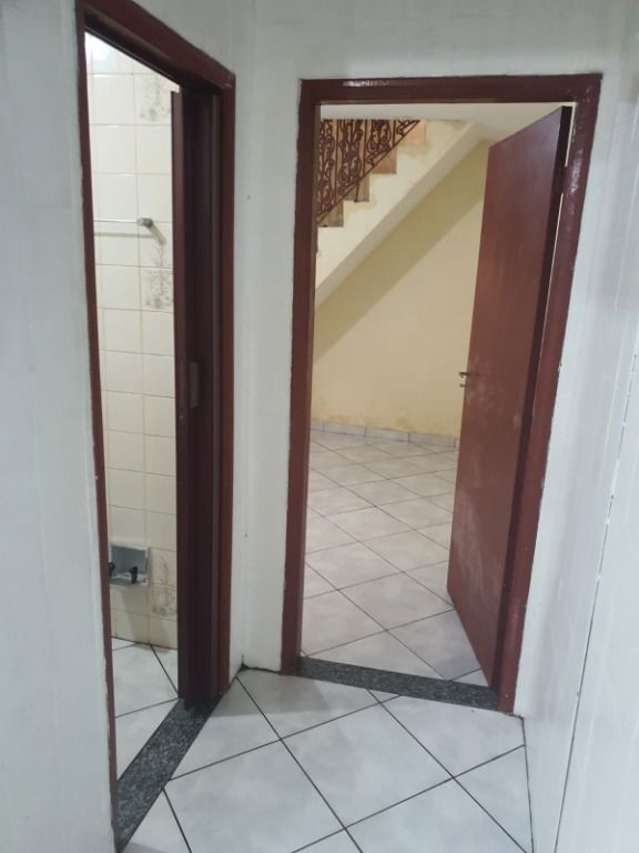 Sobrado à venda com 2 quartos, 115m² - Foto 13