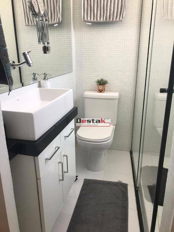 Apartamento à venda com 2 quartos, 76m² - Foto 4