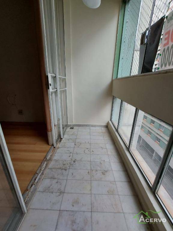 Apartamento à venda com 2 quartos, 89m² - Foto 4