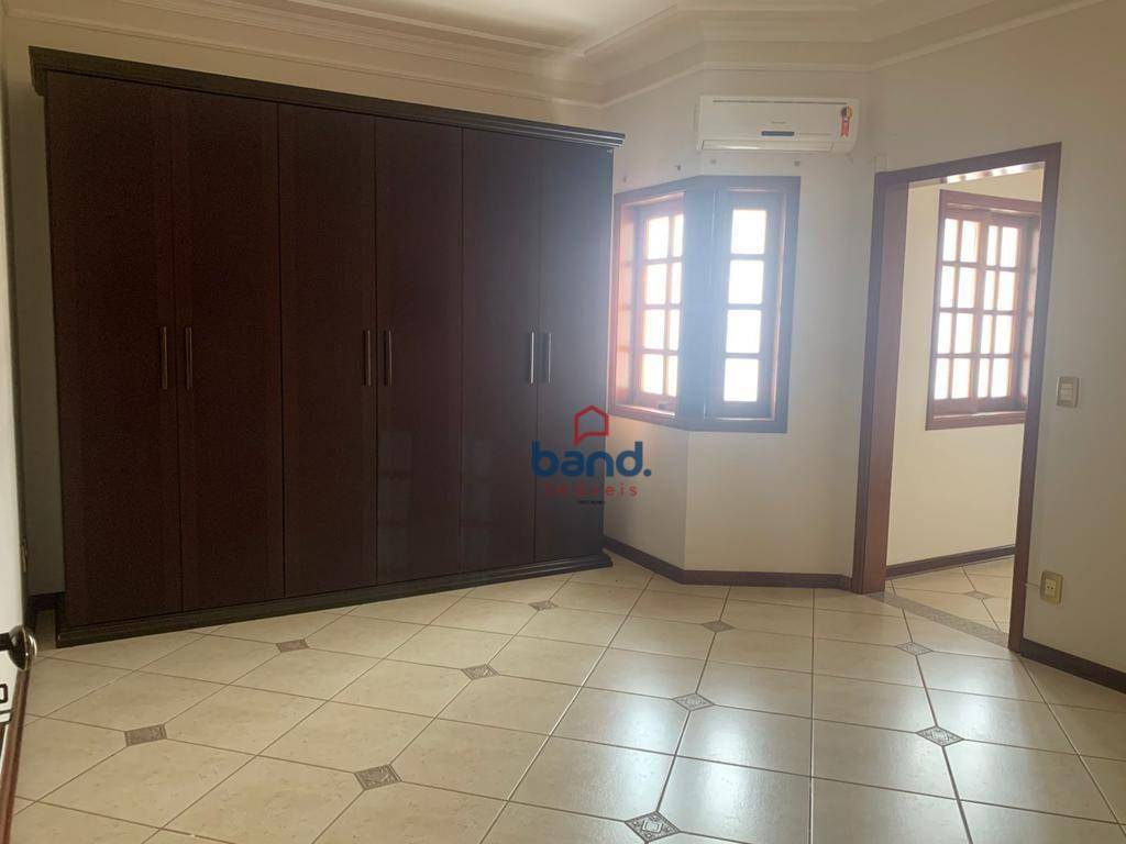 Casa à venda com 4 quartos, 264m² - Foto 2