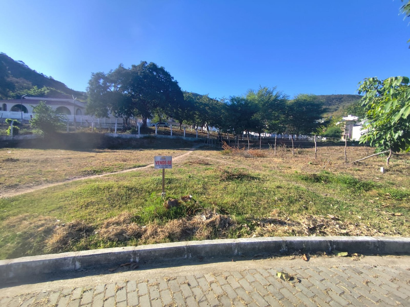 Terreno à venda, 204m² - Foto 1