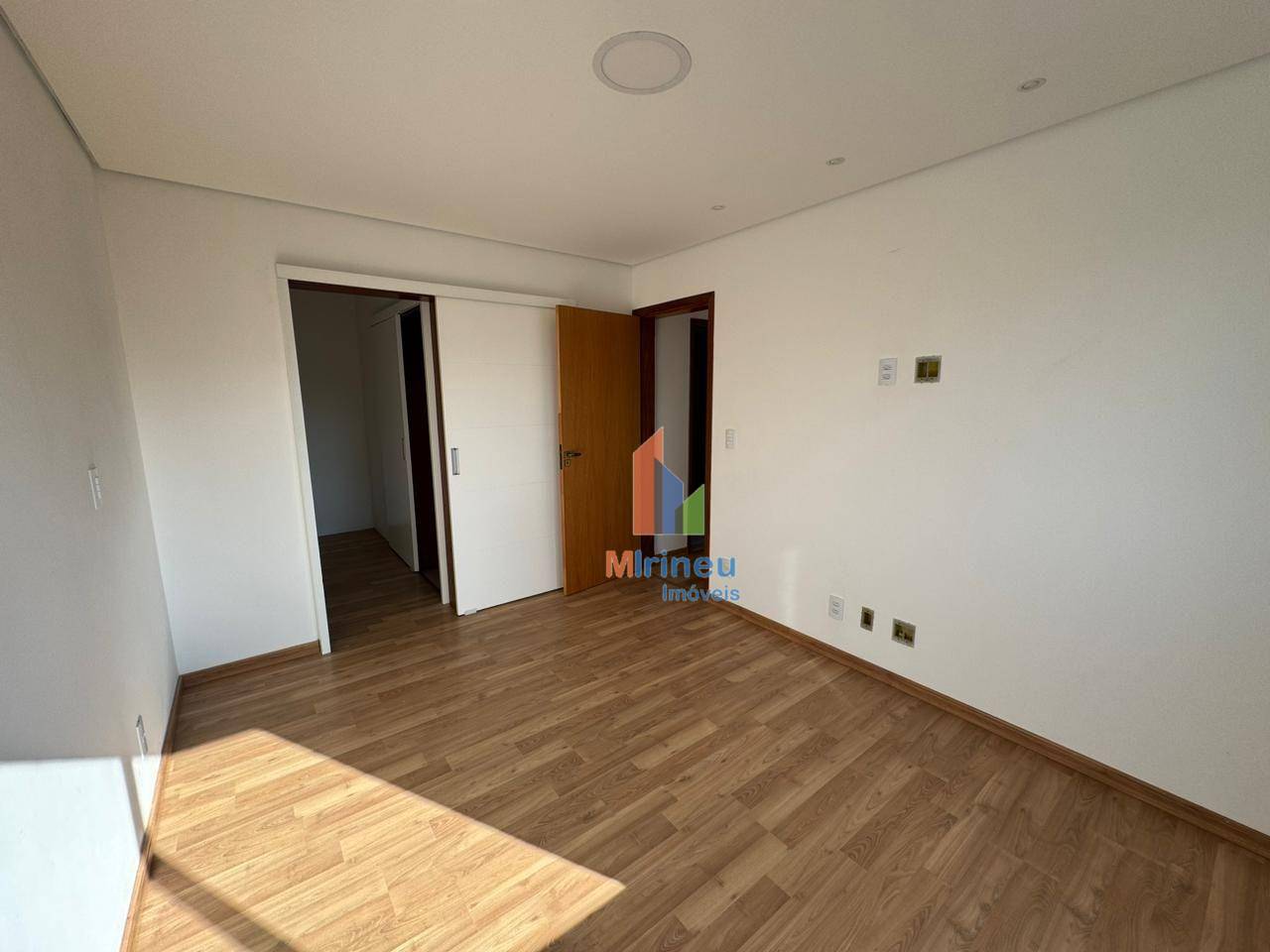 Apartamento à venda com 3 quartos, 110m² - Foto 17