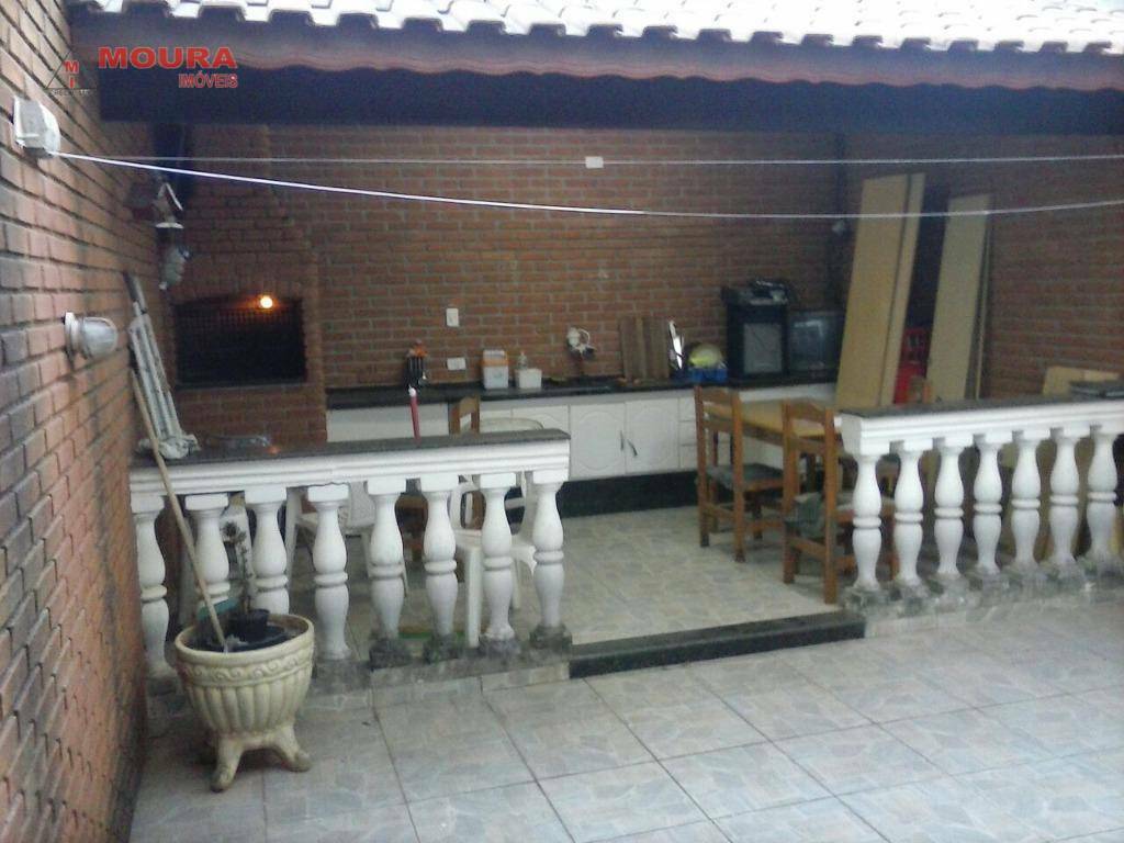 Sobrado à venda com 3 quartos, 235m² - Foto 2