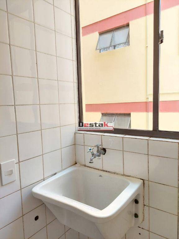 Apartamento à venda com 2 quartos, 60m² - Foto 13