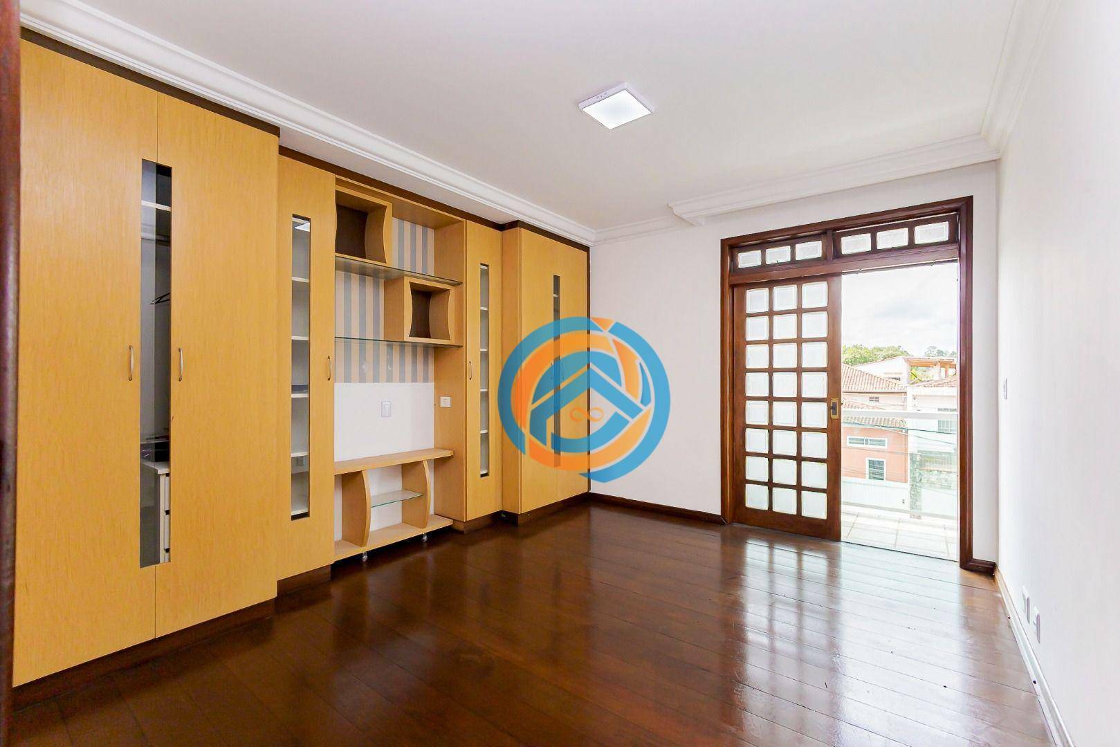 Casa à venda com 6 quartos, 380m² - Foto 54