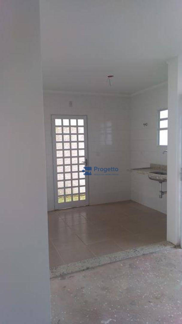 Casa de Condomínio à venda com 3 quartos, 70m² - Foto 3