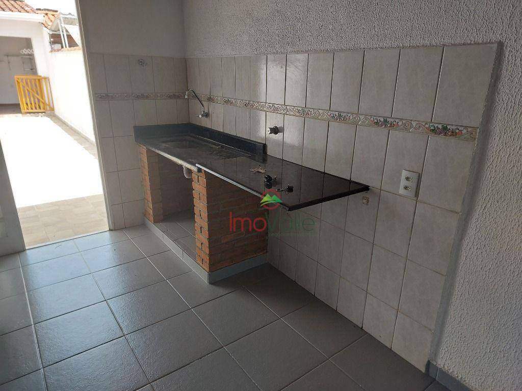 Casa para alugar com 3 quartos, 200m² - Foto 8