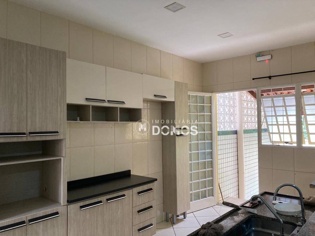 Casa à venda com 3 quartos, 180m² - Foto 6