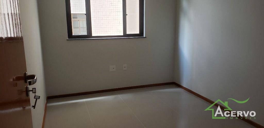 Apartamento à venda com 2 quartos, 81m² - Foto 2