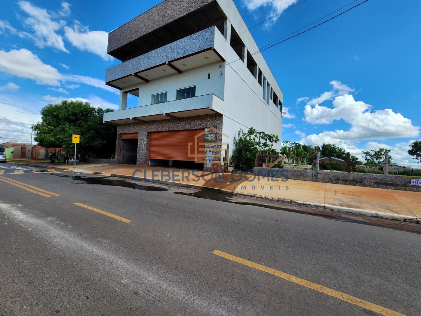 Prédio Inteiro à venda com 3 quartos, 840m² - Foto 1