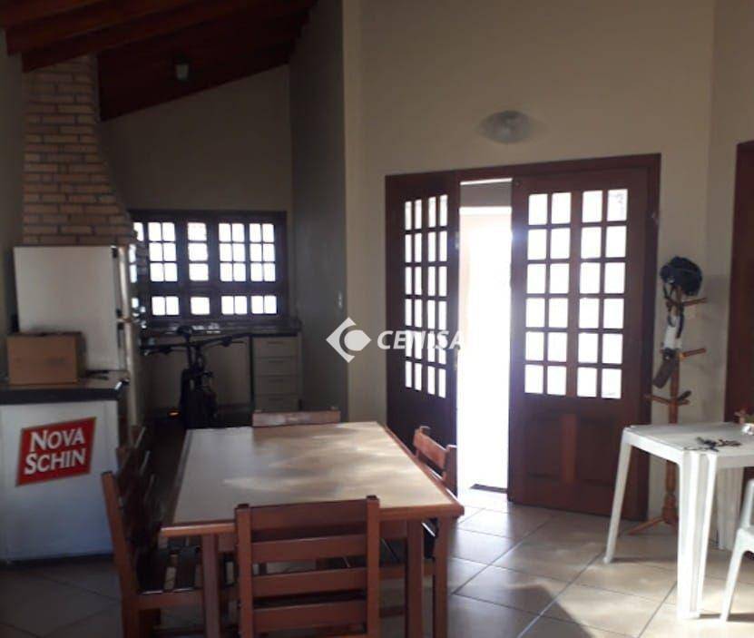 Casa de Condomínio à venda com 2 quartos, 300m² - Foto 3