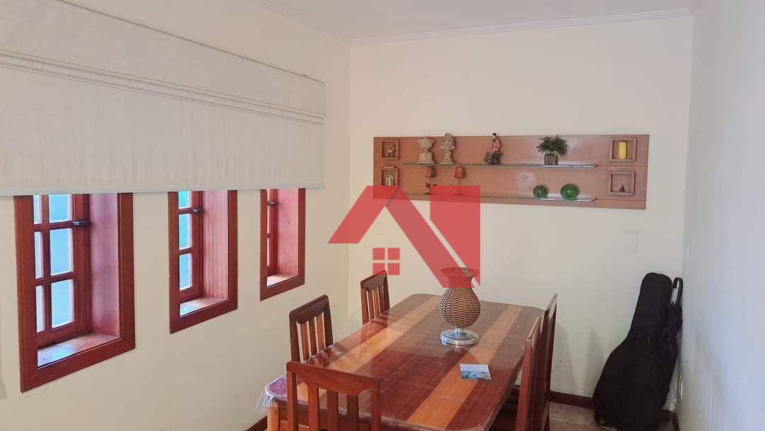 Casa à venda com 3 quartos, 300m² - Foto 5