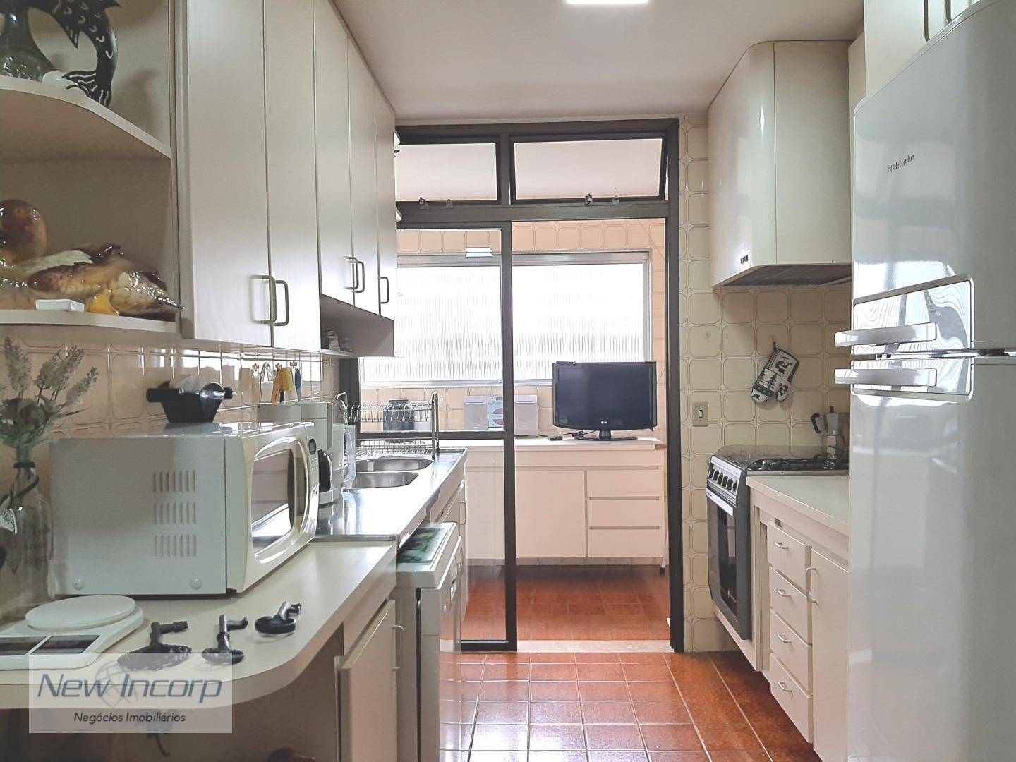 Apartamento à venda com 4 quartos, 220m² - Foto 28