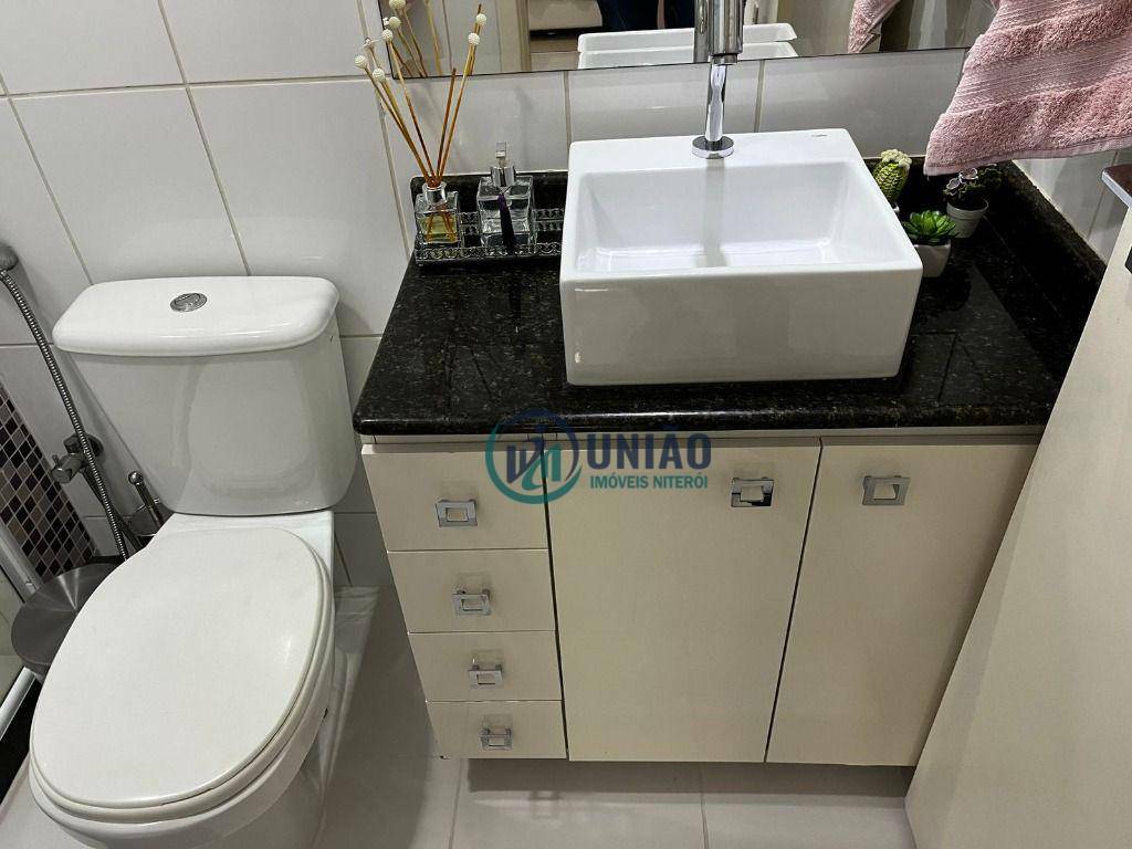 Apartamento à venda com 2 quartos, 61m² - Foto 13