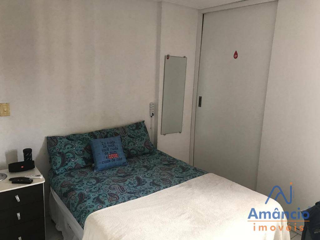 Apartamento à venda com 2 quartos, 64m² - Foto 14