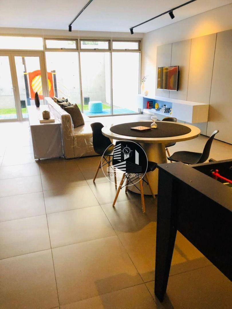 Apartamento à venda com 3 quartos, 150m² - Foto 4