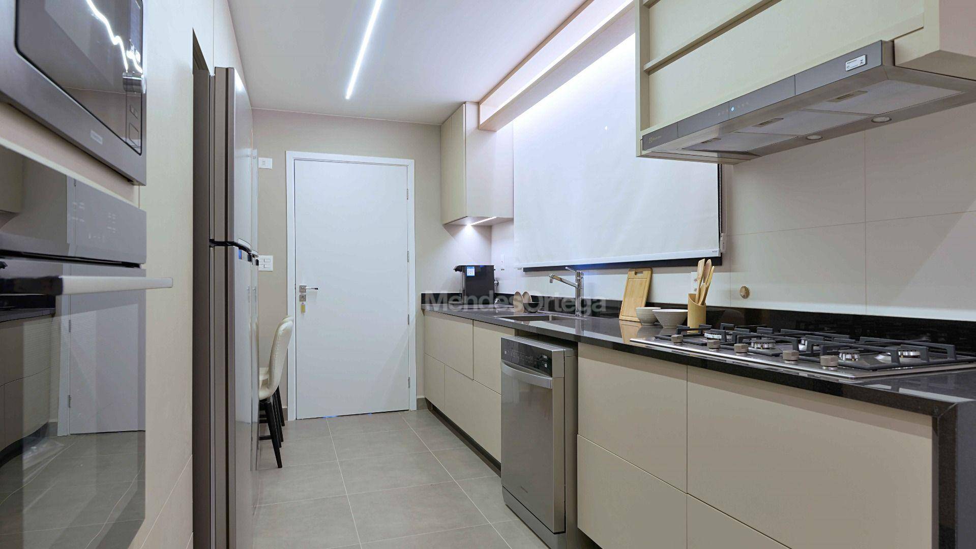 Apartamento à venda com 3 quartos, 220m² - Foto 26