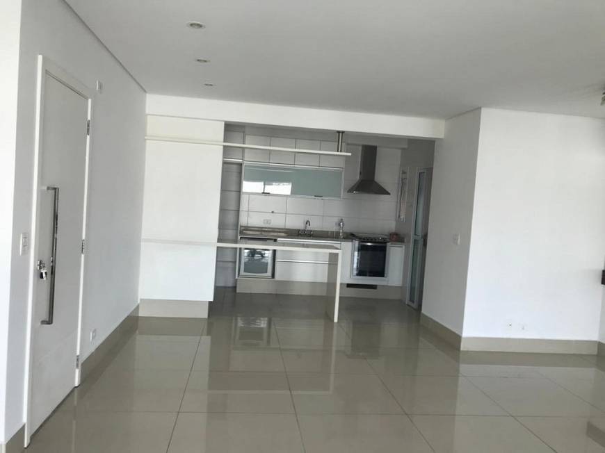 Apartamento à venda com 3 quartos, 126m² - Foto 8