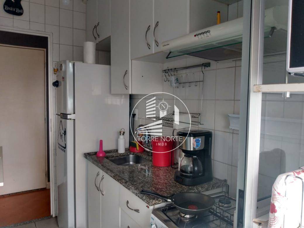 Apartamento à venda com 2 quartos, 50m² - Foto 2