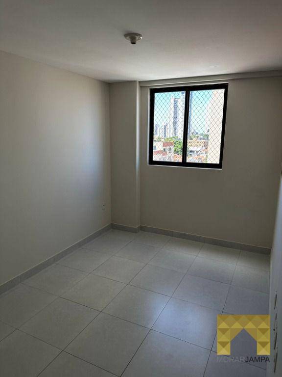 Apartamento à venda com 2 quartos, 66m² - Foto 4