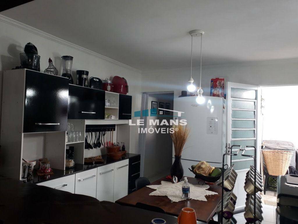 Casa à venda com 2 quartos, 69m² - Foto 12