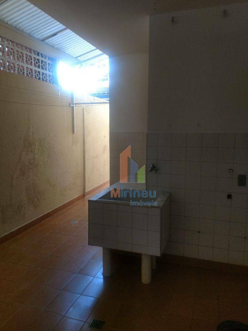 Casa à venda com 3 quartos, 200m² - Foto 20