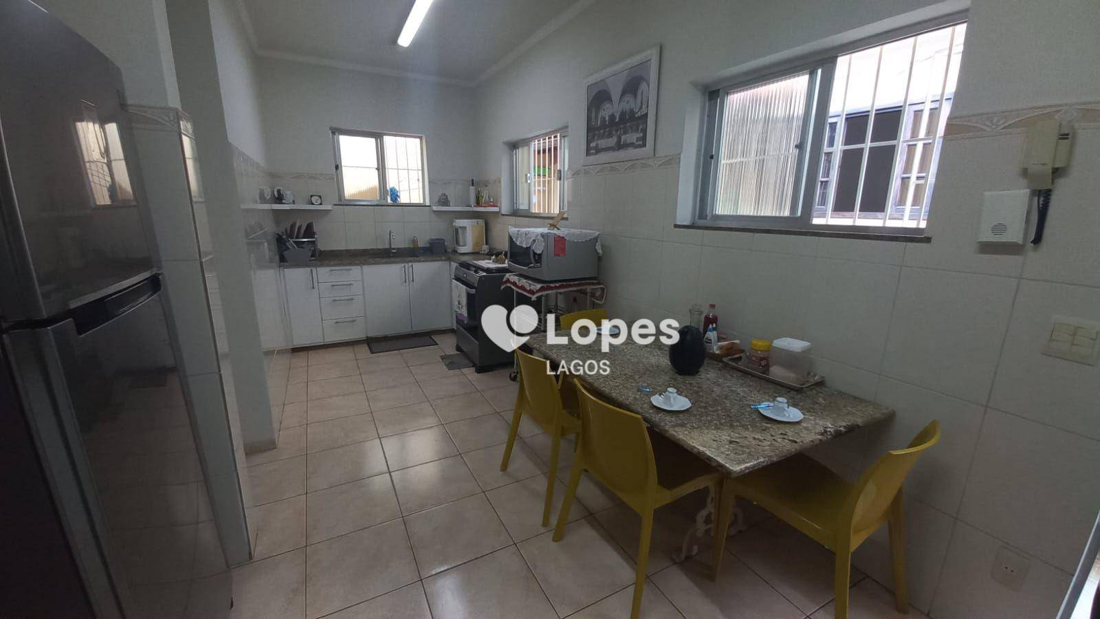 Casa à venda com 4 quartos, 150m² - Foto 16