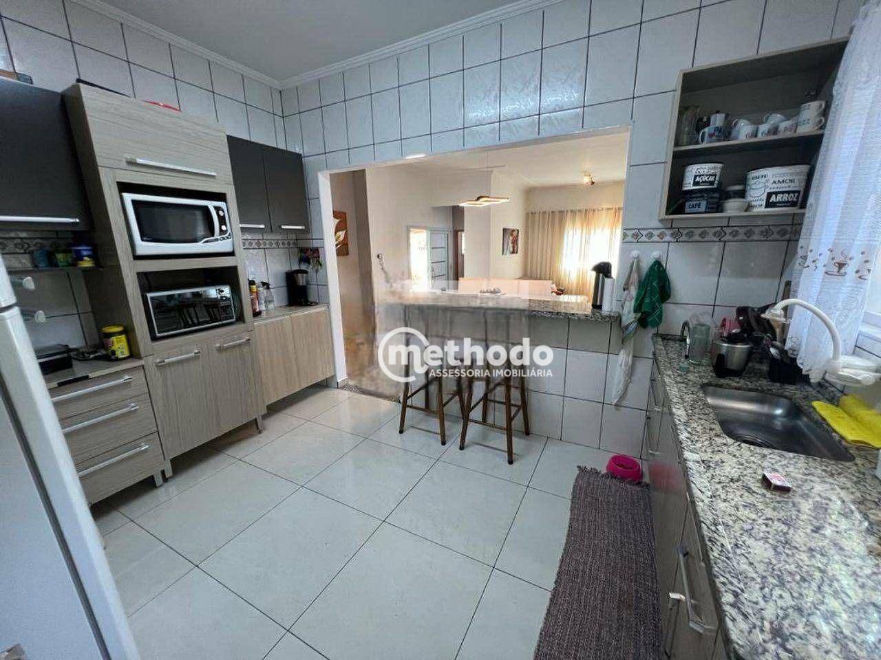 Casa à venda com 3 quartos, 250m² - Foto 9