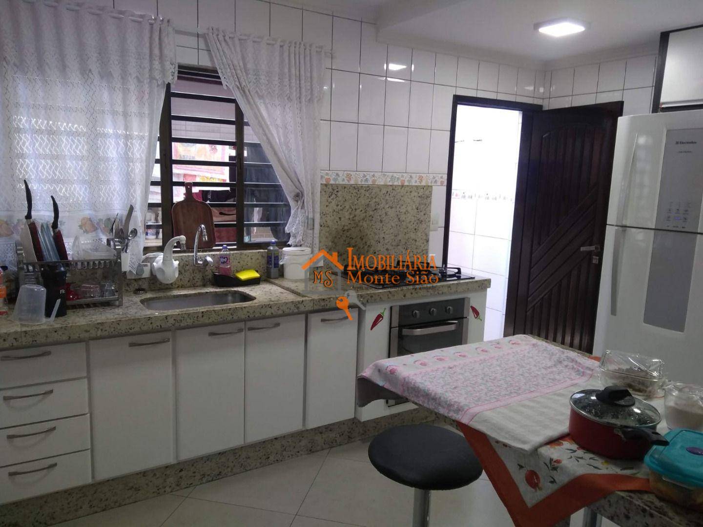 Sobrado à venda com 2 quartos, 140m² - Foto 11