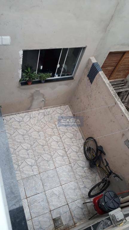 Sobrado à venda com 2 quartos, 150m² - Foto 15