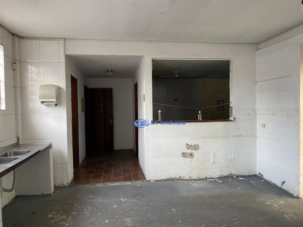 Casa para alugar com 4 quartos, 379m² - Foto 11