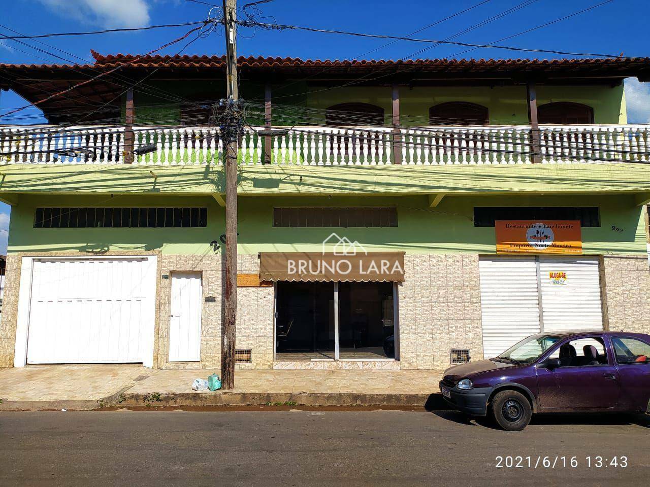 Casa à venda com 4 quartos, 250m² - Foto 2