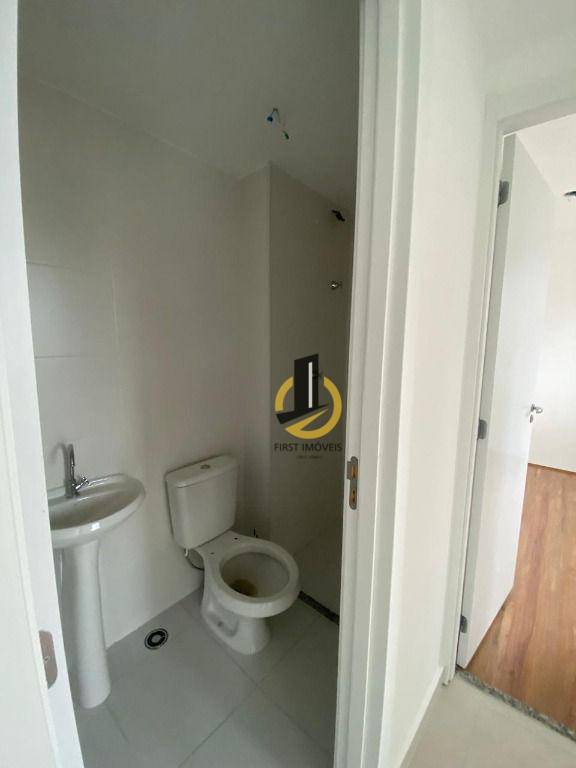 Apartamento à venda com 2 quartos, 40m² - Foto 8